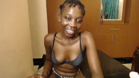 Snapshot of sindoll_ chatting on 04-14-26, 08:59 Elsy online show from 04-14-26, 08:59