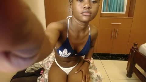 Snapshot of sindoll_ chatting on 04-15-26, 03:08 Elsy online show from 04-15-26, 03:08