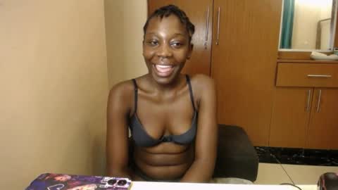 Snapshot of sindoll_ chatting on 04-23-26, 04:53 Elsy online show from 04-23-26, 04:53