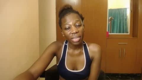 Snapshot of sindoll_ chatting on 04-28-26, 03:28 Elsy online show from 04-28-26, 03:28