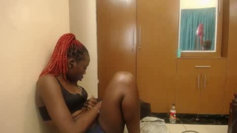 Snapshot of sindoll_ chatting on 05-15-26, 08:38 Elsy online show from 05-15-26, 08:38