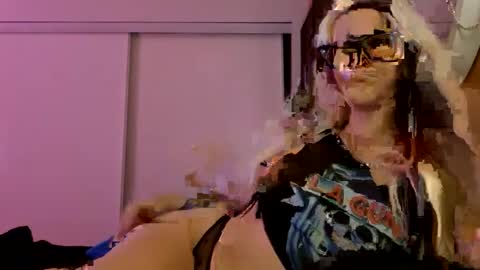 Snapshot of sindyrocker89 chatting on 10-09-25, 06:11 Aussie Sindy Rocker online show from 10-09-25, 06:11