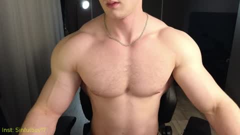 Snapshot of sinffuly chatting on 04-19-26, 06:10 Richard online show from 04-19-26, 06:10