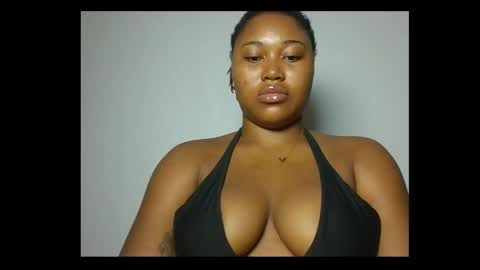 Snapshot of sinfultemptx chatting on 02-28-26, 11:28 Zanele online show from 02-28-26, 11:28