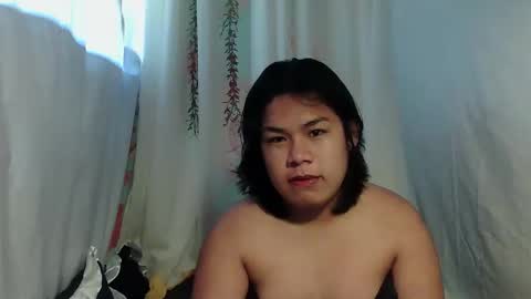 Snapshot of singleheart05 chatting on 02-27-26, 12:21 singleheart05 online show from 02-27-26, 12:21