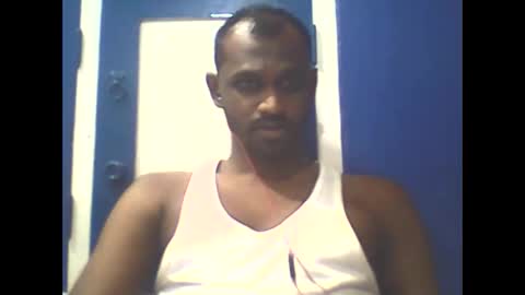 Snapshot of singletamilblackboy chatting on 12-16-24, 10:40 singletamilblackboy online show from 12-16-24, 10:40