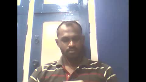 Snapshot of singletamilblackboy chatting on 12-20-24, 06:02 singletamilblackboy online show from 12-20-24, 06:02