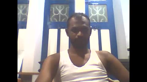 Snapshot of singletamilblackboy chatting on 01-05-25, 07:39 singletamilblackboy online show from 01-05-25, 07:39