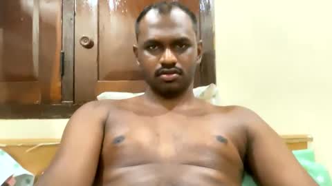 Snapshot of singletamilblackboy chatting on 09-08-25, 05:23 singletamilblackboy online show from 09-08-25, 05:23