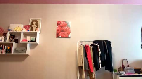 Emma online show from 11-19-25, 01:11