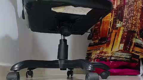 only foot                         worshipers here online show from 02-25-25, 01:30