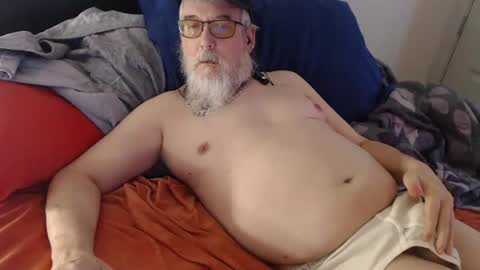 Snapshot of sirbeercan chatting on 07-08-26, 07:24 sir beer can the friendly hermit online show from 07-08-26, 07:24