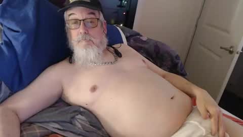 Snapshot of sirbeercan chatting on 07-11-26, 08:39 sir beer can the friendly hermit online show from 07-11-26, 08:39