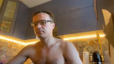 Snapshot of sirena2025 chatting on 09-08-25, 03:33 sirena2025 online show from 09-08-25, 03:33