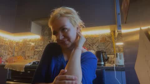 Snapshot of sirena2025 chatting on 09-15-25, 03:45 sirena2025 online show from 09-15-25, 03:45