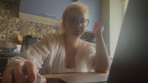 Snapshot of sirena2025 chatting on 09-16-25, 11:11 sirena2025 online show from 09-16-25, 11:11