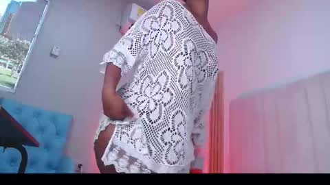 Snapshot of sirena_fuego chatting on 02-22-26, 03:43 Elyzabeth online show from 02-22-26, 03:43