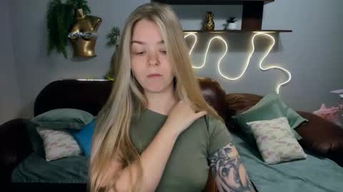 SirenaBloom online show from 10-08-25, 09:29