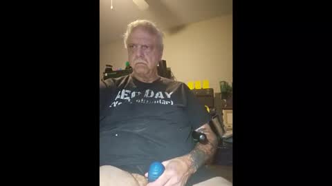 Snapshot of sirlancealot10011 chatting on 12-17-25, 03:45 steve online show from 12-17-25, 03:45