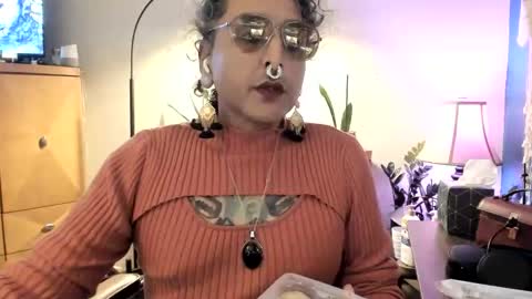 Snapshot of sirmrwombat chatting on 01-13-26, 01:33 SirMrWombat online show from 01-13-26, 01:33