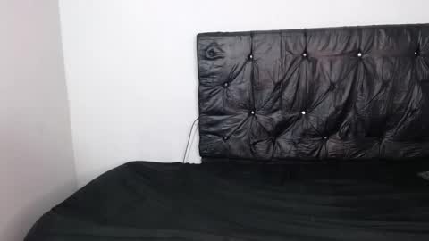 Snapshot of sirryant chatting on 10-14-25, 04:35 SIR RYANT online show from 10-14-25, 04:35