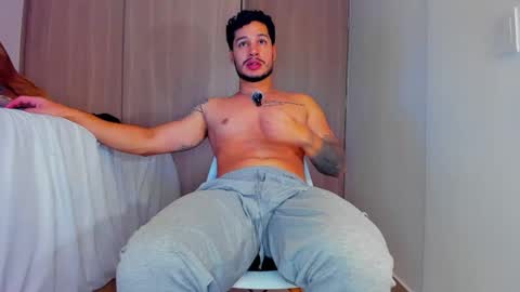 Snapshot of sirs_papi chatting on 05-08-26, 04:51 Call me papi online show from 05-08-26, 04:51