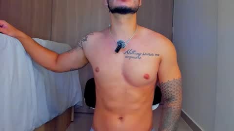 Snapshot of sirs_papi chatting on 05-09-26, 05:34 Call me papi online show from 05-09-26, 05:34
