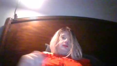 wants to suck cock online show from 04-27-26, 02:42