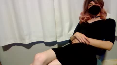 Snapshot of sissycamilxo chatting on 04-10-26, 04:06 camilcamilla sheher online show from 04-10-26, 04:06