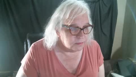 Sissy Diane online show from 12-28-24, 12:36