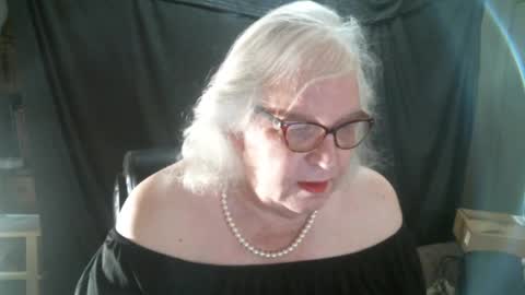 Sissy Diane online show from 02-09-25, 01:56