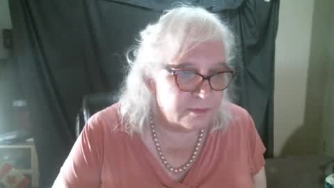 Sissy Diane online show from 10-13-25, 11:27