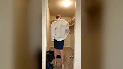 Snapshot of sissymiles chatting on 12-15-25, 11:20 SissyMiles online show from 12-15-25, 11:20