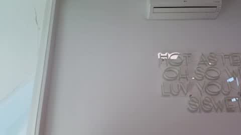 Snapshot of siswet19 chatting on 07-11-26, 01:03 Elise online show from 07-11-26, 01:03