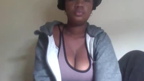 Snapshot of sisyh697532 chatting on 05-27-26, 04:09 sisyh697532 online show from 05-27-26, 04:09