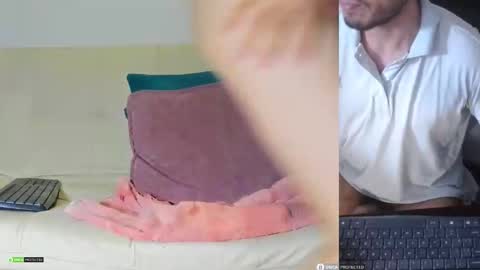 Snapshot of sixelaando chatting on 10-15-25, 02:22 sixelaando online show from 10-15-25, 02:22