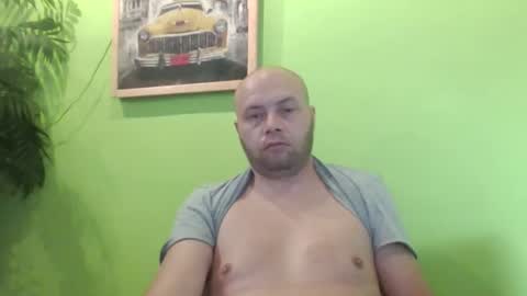 Snapshot of sixten19795 chatting on 09-10-25, 06:35 sixten19795 online show from 09-10-25, 06:35