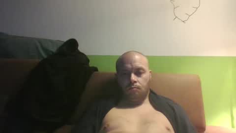 Snapshot of sixten19795 chatting on 11-14-25, 06:17 sixten19795 online show from 11-14-25, 06:17