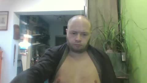 Snapshot of sixten19795 chatting on 11-21-25, 08:24 sixten19795 online show from 11-21-25, 08:24