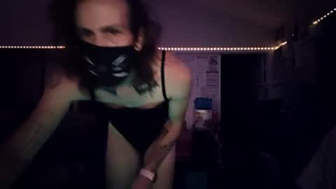 Snapshot of skankhuntrix chatting on 06-12-26, 04:22 SkankHUNTRx online show from 06-12-26, 04:22