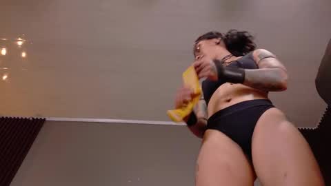 Snapshot of skarlet_petit chatting on 01-17-25, 08:33 skarlet_petit online show from 01-17-25, 08:33