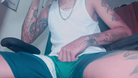 Snapshot of skateboy444 chatting on 05-15-26, 06:53 king online show from 05-15-26, 06:53