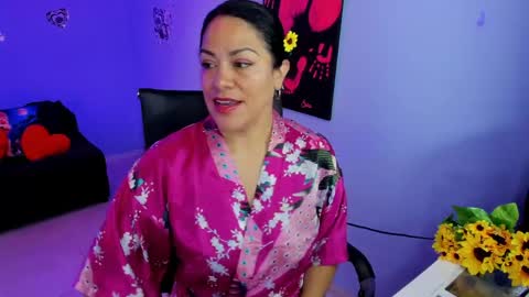 Snapshot of skater_gal chatting on 04-23-26, 05:15 susan ramires online show from 04-23-26, 05:15