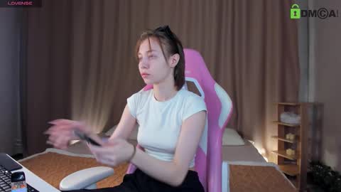 Emily online show from 12-19-25, 01:01