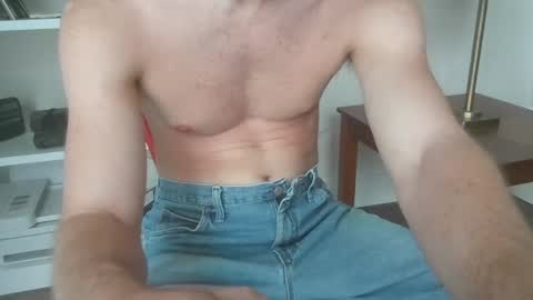 Snapshot of skfuddy chatting on 09-17-25, 04:52 skfuddy online show from 09-17-25, 04:52