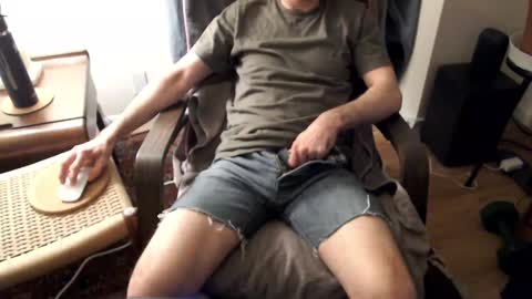 Snapshot of skibumz chatting on 12-01-24, 11:58 Skibumz online show from 12-01-24, 11:58