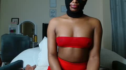 Krystal Belle online show from 12-04-24, 10:46