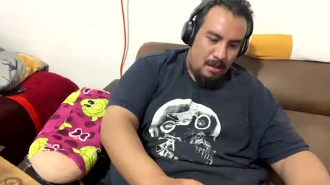 Snapshot of skinhell chatting on 12-09-24, 04:34 Elias online show from 12-09-24, 04:34