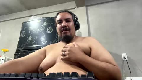 Snapshot of skinhell chatting on 09-13-25, 03:06 Elias online show from 09-13-25, 03:06