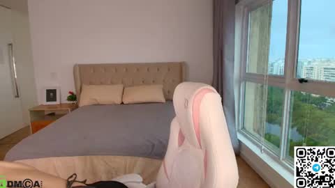 Snapshot of skinny_alice chatting on 07-08-26, 11:04 Alice GMT 2 Mon Tues Thur Fri Sun 0300am-0900am online show from 07-08-26, 11:04
